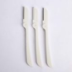 Oyumea Perfect Eyebrow Razor (3 Pcs) - Image 2