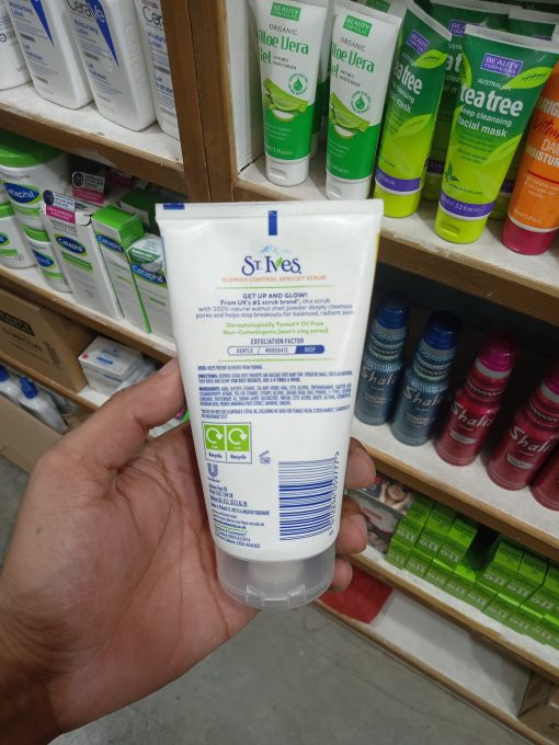 St. Ives Gentle Smoothing Oatmeal Scrub & Mask 150ml - Image 2