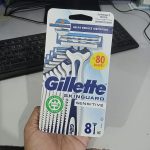 Gillette Skinguard Sensitive Disposable Shaving Razors – 8 Pcs Pack - Image 2